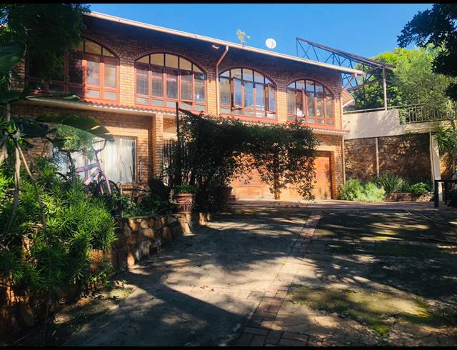 5 BEDROOM HOUSE FOR SALE IN PROTEA PARK
